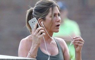 jenniferanistonsocials