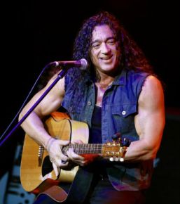 vince-contarino-2-cropped-artist-supplied-howies-kick-off